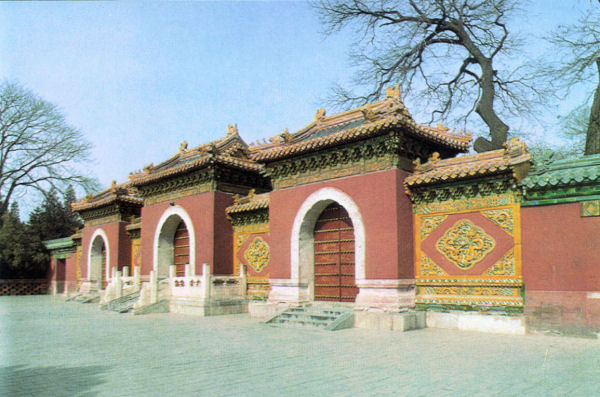 Gate of Celestial Guardians in Beihai Park
