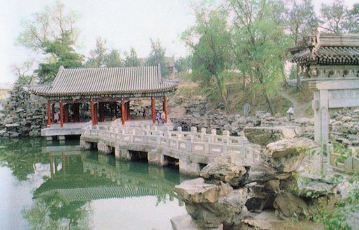 The House between Moats (Haopu Jian)