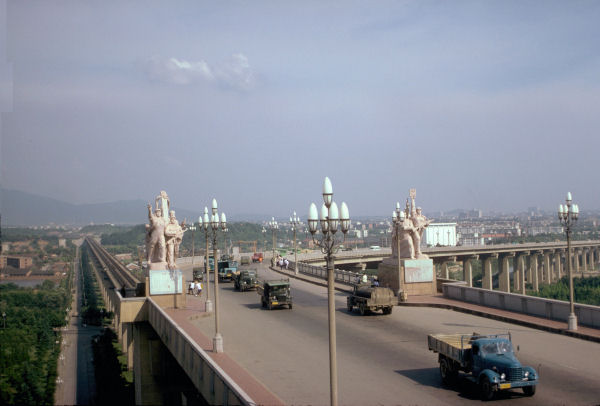  Nanjing Bridge over Yangzi River