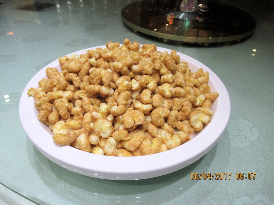Caramelized Rice Puffs  