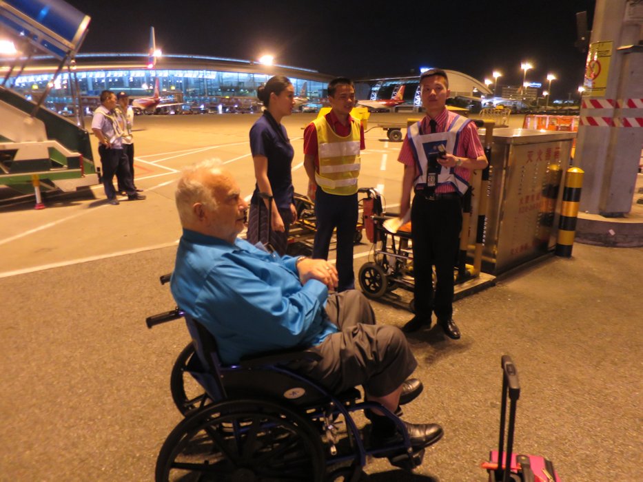  Long Wait on Tarmac at Guangzhou  