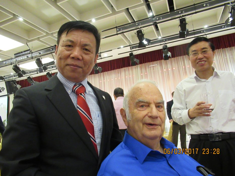 Dr. Chen Sias University President  