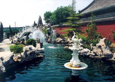 Kaifeng Palace Pool