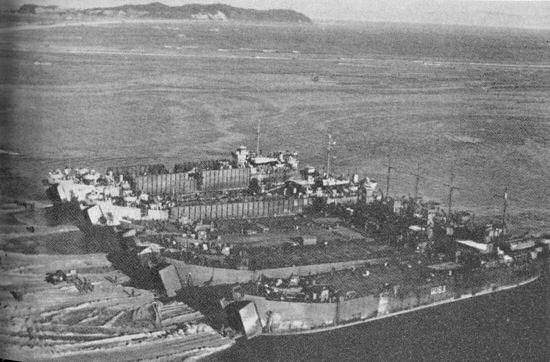 LSTs Unload Marines at Wonson