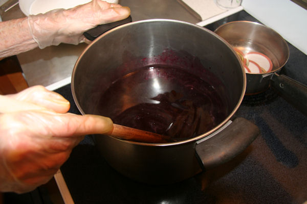 Step 15 - Bring the Grape Mixture to a Boil 