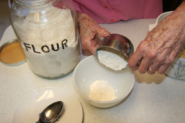 Step 20 - Flour into Bowl