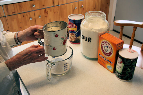 Step 14 -  Crank the Sifter