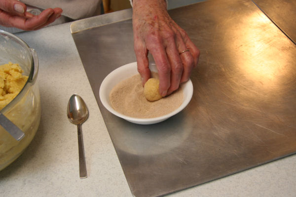 Step 10 - Dip the Ball in the Sugar/Cinnamon 