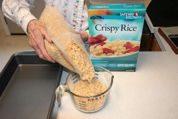 Step 1 - . Measure Crispy Rice