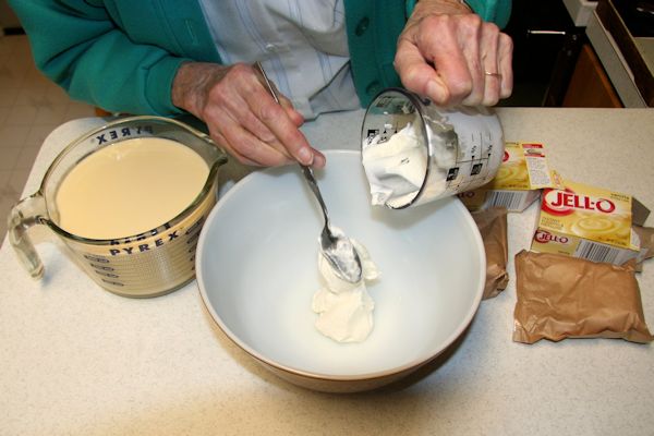 Step 17 - Sour Cream to Bowl