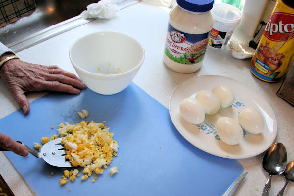 Step 11 - Put Eggs in Bowl