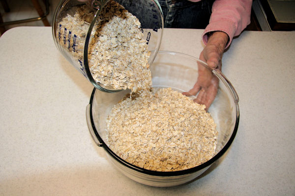 Step 1 - Measure and Pour Oats 