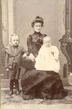 Mrs. Emma Mae Noll and Children - 1