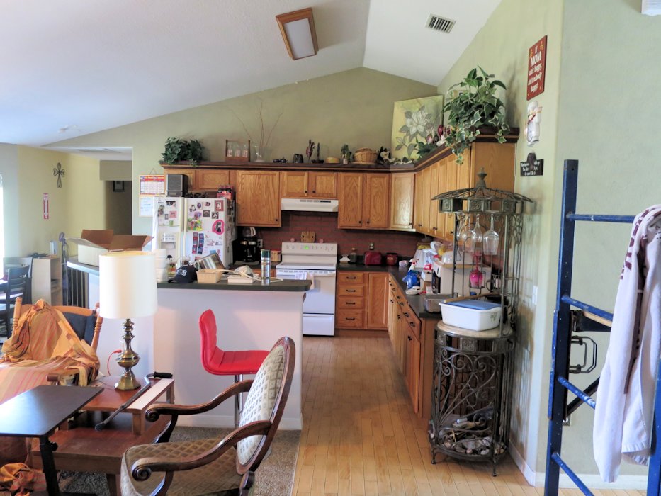 The Kitchen before any Painting  