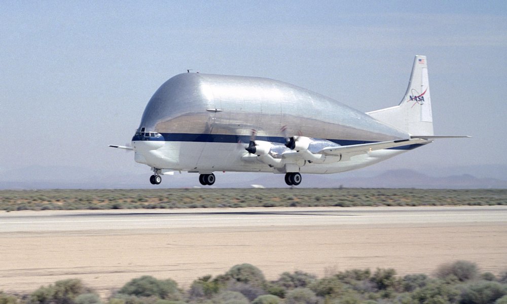 Aero Spacelines Pregnant Guppy   