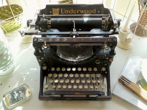 Underwood Typewriter - Photo 99