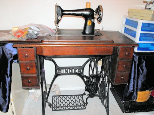 Treadle Sewing Machine - Photo 104