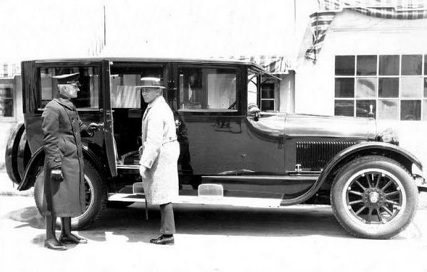 Eric Von Stroheim and his Cadillac - Page 2