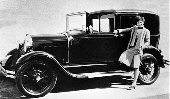 Joan Crawford with her 1929 Ford Town Car - Page 5