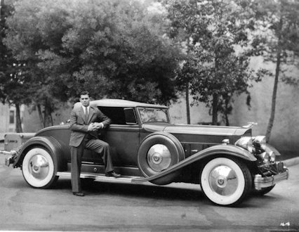 Clark Gable with his 1932 Packard - Page 9