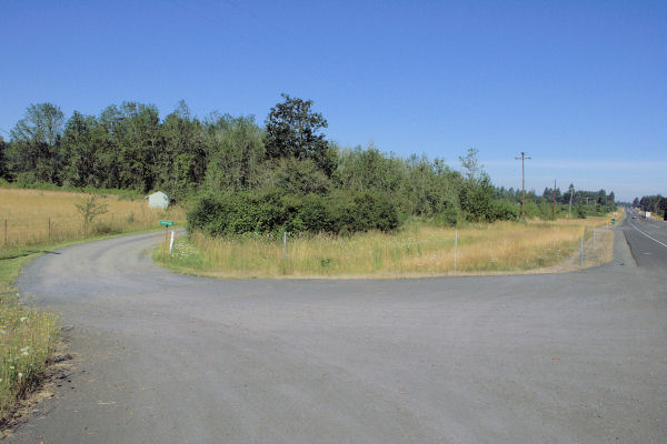 Entrance to Pierland lane off Highway 58
