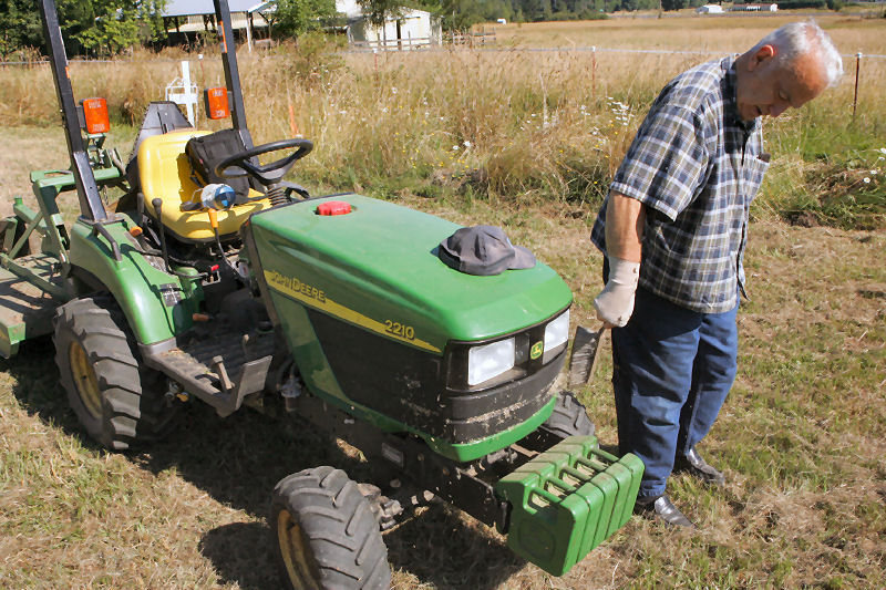 John Deere 2210 Tractor