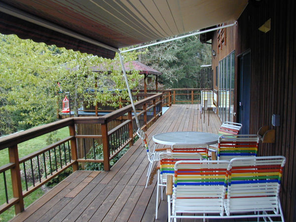 Deck and Hot Tub 23
