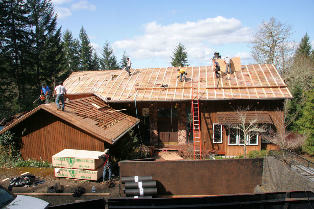 Noll Home Gets a New Roof