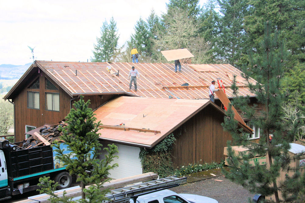 Noll Home Gets a New Roof