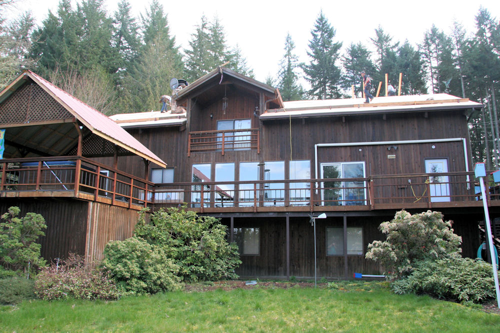 Noll Home Gets a New Roof