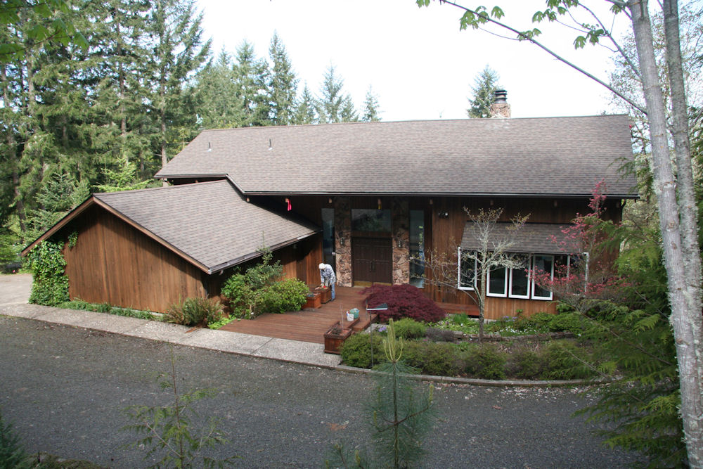 Noll Home Gets a New Roof