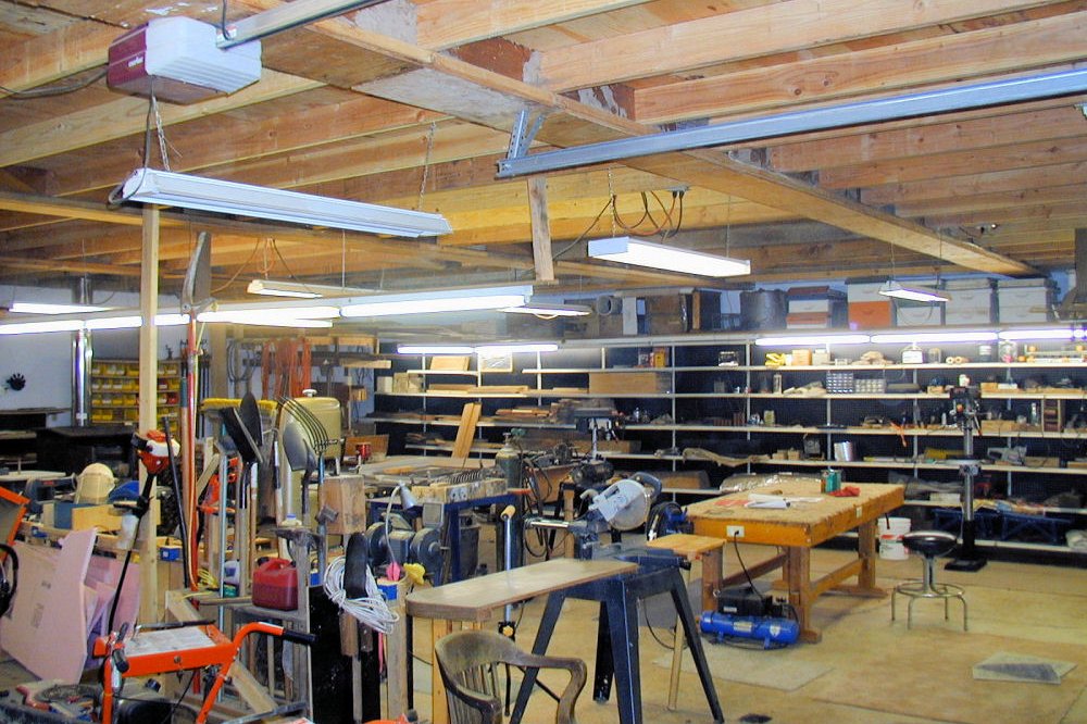 Shop Overhead Fluorescent Lighting 