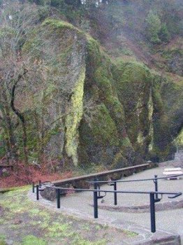 Path to Multnomah Falls